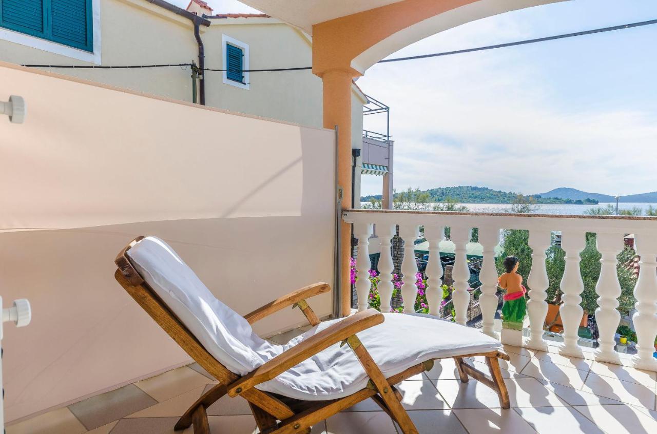 Apartments Ivanka On The Beach Vodice Exterior foto